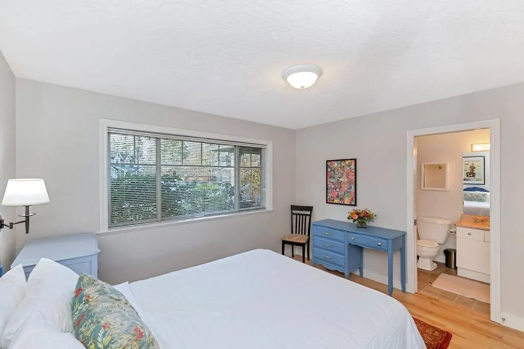 Meadow Park Apartment Victoria