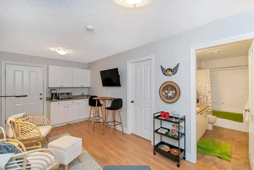 Meadow Park Apartment Victoria 0*,  Canada